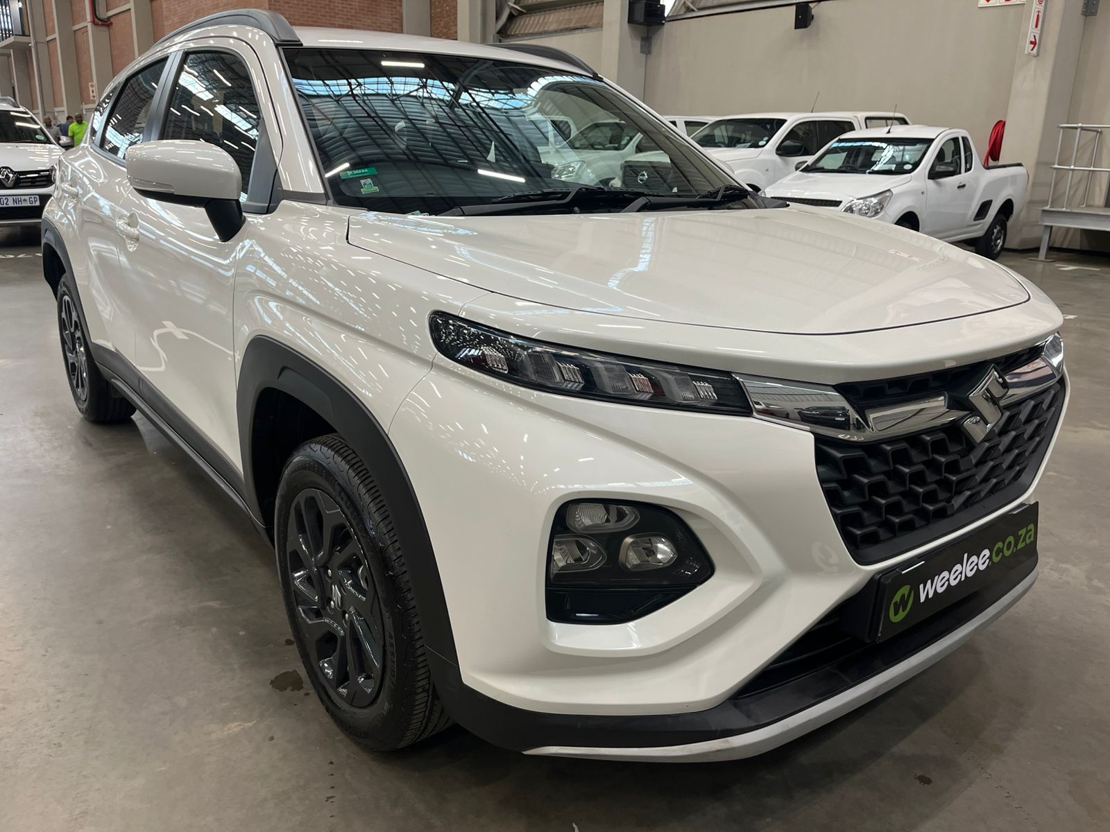 2025 Suzuki Fronx 1.5 GL Auto Q2FyTGlzdGluZzo1ODE2MTI R299900